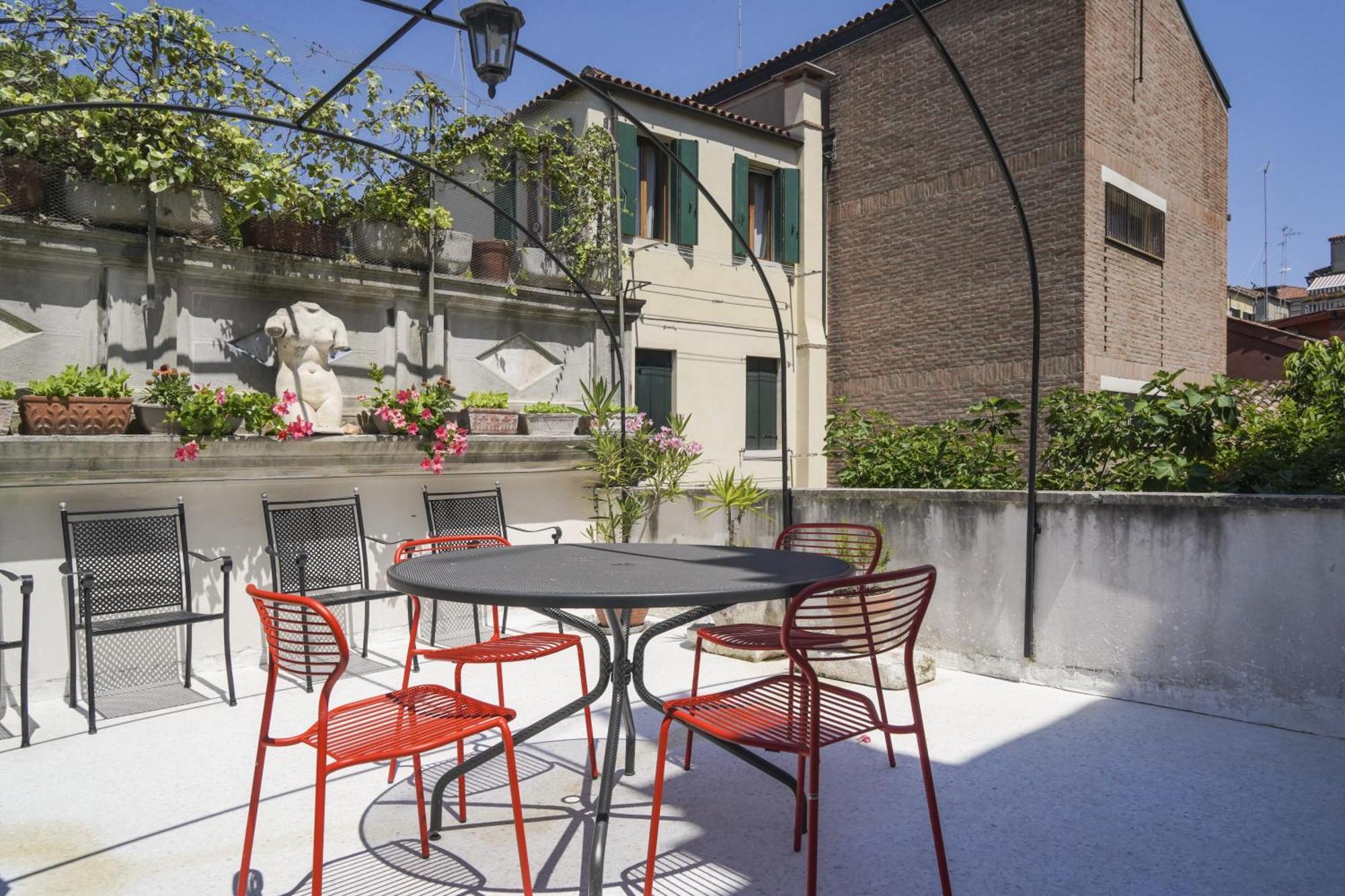 Family With Terrace Historical Center Appartamento Venezia